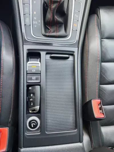 Vendo Volkswagen Golf 2012 - 18480 EUR, 207000 km - AUTO.MOTO.pt