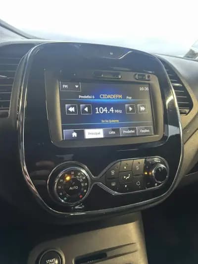 Vendo Renault Captur 2014 - 12250 EUR, 184000 km - AUTO.MOTO.pt