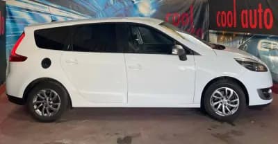 Vendo Renault Grand Scénic 2012 - 8899 EUR, 230000 km - AUTO.MOTO.pt