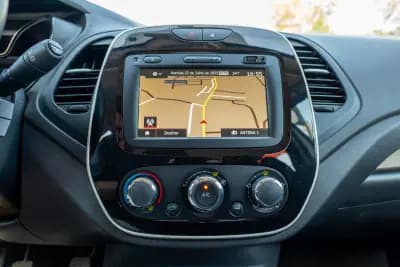 Vendo Renault Captur 2019 - 12500 EUR, 181000 km - AUTO.MOTO.pt