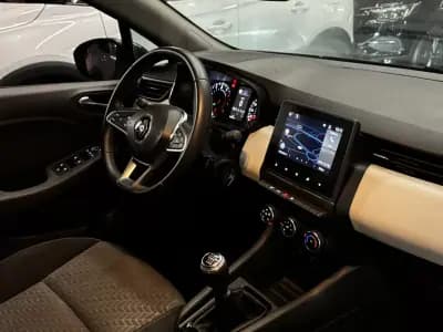 Sell Renault Clio 2023 - 14990 EUR, 109400 km - AUTO.MOTO.pt