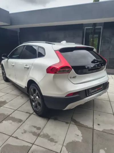 Vendo Volvo V40 Cross Country 2015 - 13900 EUR, 162000 km - AUTO.MOTO.pt
