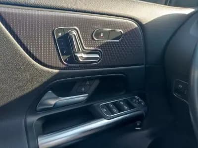 Vendo Mercedes-Benz EQA 2022 - 34900 EUR, 57500 km - AUTO.MOTO.pt