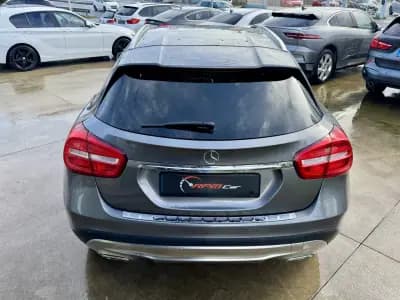 Vendo Mercedes-Benz GLA 200 2015 - 19999 EUR, 160000 km - AUTO.MOTO.pt