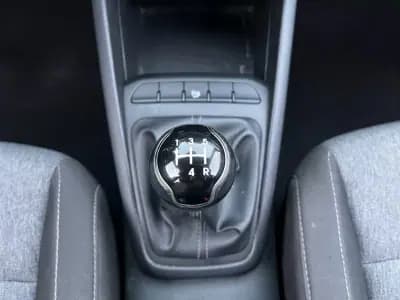 Sell Kia Stonic 2022 - 13750 EUR, 93000 km - AUTO.MOTO.pt