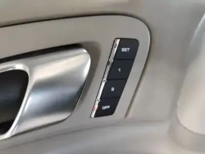 Sell Porsche Cayenne 2012 - 24990 EUR, 267800 km - AUTO.MOTO.pt