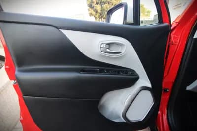 Vendo Jeep Renegade 2018 - 15990 EUR, 115600 km - AUTO.MOTO.pt