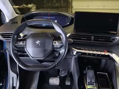 Vendo Peugeot 3008 2022 - 21990 EUR, 34669 km - AUTO.MOTO.pt