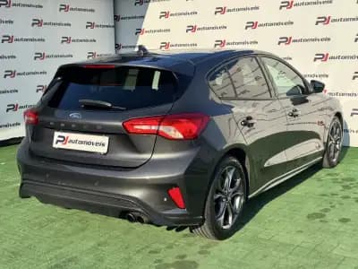 Vendo Ford Focus 2018 - 16750 EUR, 130000 km - AUTO.MOTO.pt