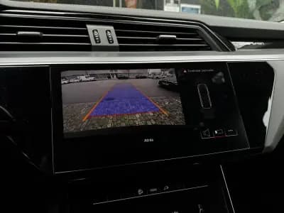 Sell Audi Q8 e-Tron Sportback 2024 - 59990 EUR, 24200 km - AUTO.MOTO.pt