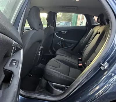 Sell Volvo V40 2016 - 16500 EUR, 79000 km - AUTO.MOTO.pt