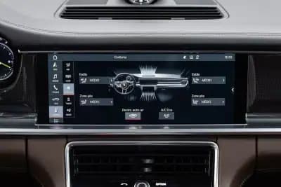 Sell Porsche Panamera Sport Turismo 2018 - 69950 EUR, 133000 km - AUTO.MOTO.pt