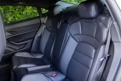 Sell Porsche Taycan 2021 - 59900 EUR, 61158 km - AUTO.MOTO.pt