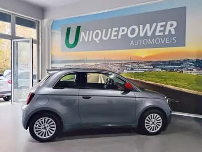 Vendo Fiat 500e 2023 - 14490 EUR, 30020 km - AUTO.MOTO.pt