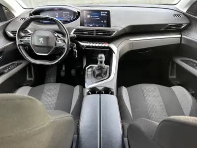 Vendo Peugeot 3008 2019 - 13900 EUR, 180000 km - AUTO.MOTO.pt