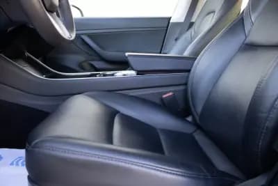 Vendo Tesla Model 3 2020 - 22999 EUR, 135693 km - AUTO.MOTO.pt