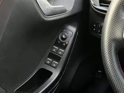 Vendo Ford Puma 2024 - 22500 EUR, 44000 km - AUTO.MOTO.pt