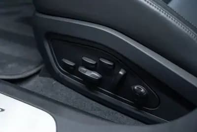 Sell Porsche Taycan 2020 - 76950 EUR, 45000 km - AUTO.MOTO.pt