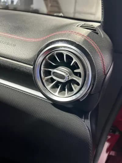 Vendo Mercedes-Benz CLA 200 2020 - 35500 EUR, 41690 km - AUTO.MOTO.pt