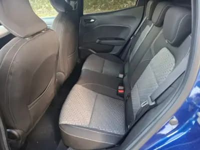 Vendo Renault Clio 2023 - 19990 EUR, 21500 km - AUTO.MOTO.pt