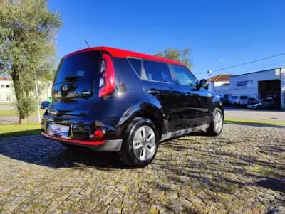 Sell Kia e-Soul 2018 - 11990 EUR, 153000 km - AUTO.MOTO.pt