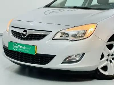 Vendo Opel Astra Sports Tourer 2011 - 6250 EUR, 235000 km - AUTO.MOTO.pt