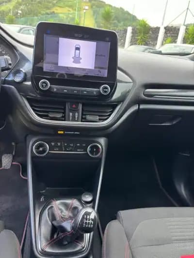 Vendo Ford Fiesta 2022 - 19490 EUR, 60249 km - AUTO.MOTO.pt