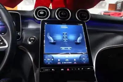 Sell Mercedes-Benz GLC 220 2024 - 69680 EUR, 20294 km - AUTO.MOTO.pt