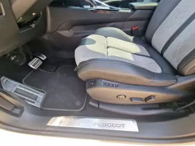 Vendo Peugeot 3008 2020 - 30499 EUR, 65405 km - AUTO.MOTO.pt