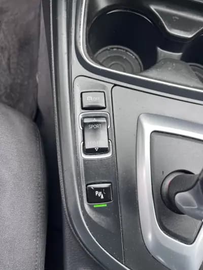 Vendo BMW 320 2013 - 13900 EUR, 220000 km - AUTO.MOTO.pt