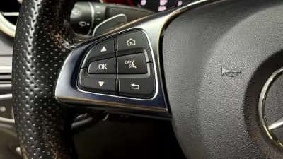 Sell Mercedes-Benz GLC 220 2018 - 34970 EUR, 178000 km - AUTO.MOTO.pt