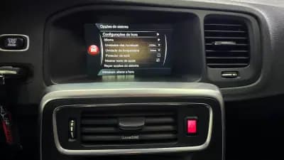 Vendo Volvo V60 Cross Country 2016 - 18180 EUR, 138731 km - AUTO.MOTO.pt