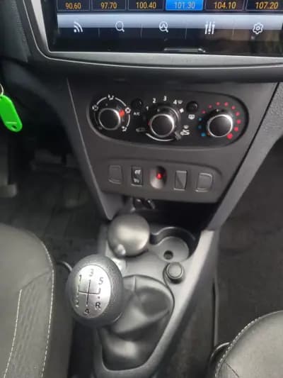 Vendo Dacia Sandero 2020 - 10400 EUR, 108000 km - AUTO.MOTO.pt