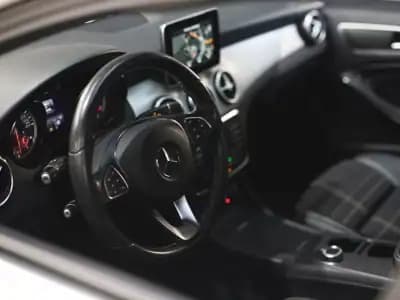 Sell Mercedes-Benz GLA 180 2016 - 20990 EUR, 152000 km - AUTO.MOTO.pt