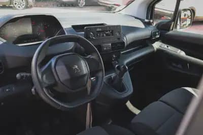 Vendo Peugeot Partner 1.6 BlueHDi Style 2019 - 12500 EUR, 174520 km - AUTO.MOTO.pt