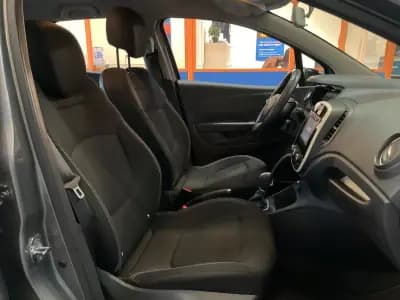 Vendo Renault Captur 2018 - 14995 EUR, 130700 km - AUTO.MOTO.pt
