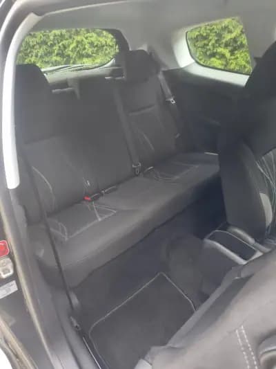 Vendo Peugeot 208 2013 - 8900 EUR, 157000 km - AUTO.MOTO.pt