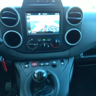 Vendo Peugeot PARTENER 2017 - 9750 EUR, 215000 km - AUTO.MOTO.pt