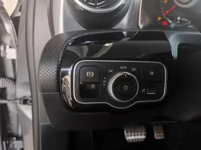 Vendo Mercedes-Benz A 220 Limousine 2020 - 30900 EUR, 30000 km - AUTO.MOTO.pt