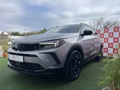 Vendo Opel Grandland 2022 - 23990 EUR, 118000 km - AUTO.MOTO.pt