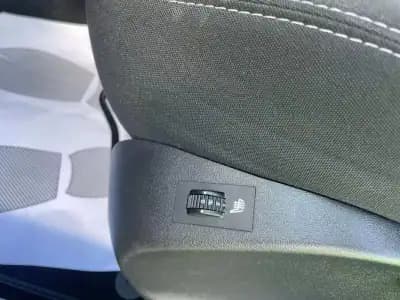 Vendo Peugeot 208 2017 - 8250 EUR, 130754 km - AUTO.MOTO.pt