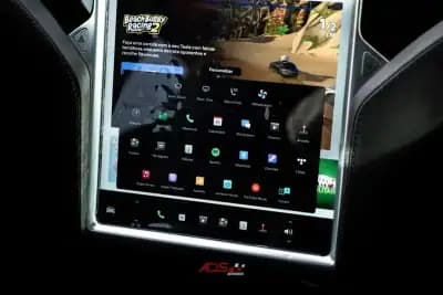 Vendo Tesla Model S 2014 - 22000 EUR, 251000 km - AUTO.MOTO.pt