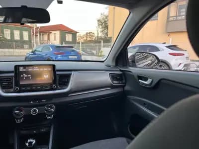 Sell Kia Stonic 2022 - 13750 EUR, 93000 km - AUTO.MOTO.pt