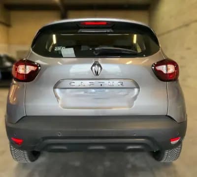 Vendo Renault Captur 2018 - 14995 EUR, 130700 km - AUTO.MOTO.pt