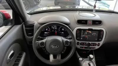 Sell Kia e-Soul 2018 - 14990 EUR, 106047 km - AUTO.MOTO.pt