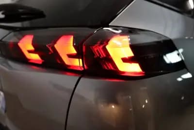 Vendo Peugeot 2008 2021 - 23900 EUR, 30000 km - AUTO.MOTO.pt