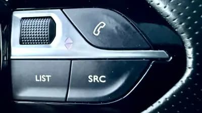 Sell Peugeot e-2008 2020 - 18900 EUR, 53838 km - AUTO.MOTO.pt