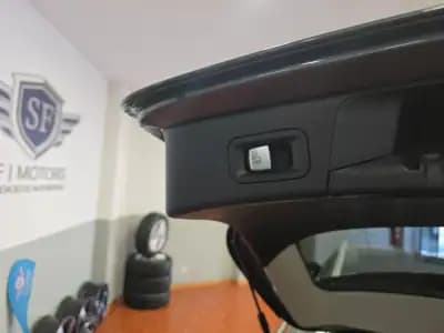 Vendo Mercedes-Benz C 300 2020 - 30980 EUR, 98799 km - AUTO.MOTO.pt