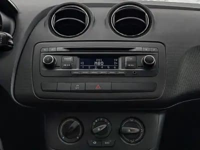 Vendo SEAT Ibiza 2015 - 11950 EUR, 80000 km - AUTO.MOTO.pt