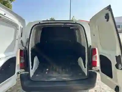 Vendo Opel COMBO V 1.6 CDTI L1H1 ESSENTIAL 2018 - 8250 EUR, 240000 km - AUTO.MOTO.pt